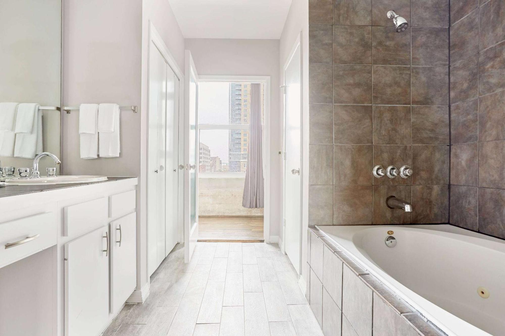 Reside Houston Downtown, A Wyndham Residence Esterno foto